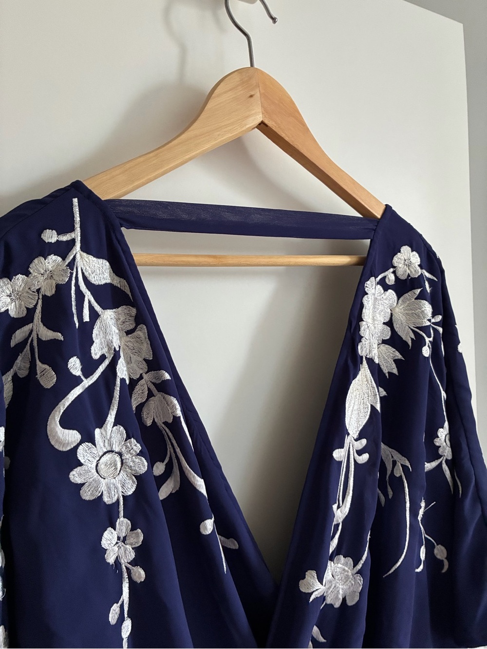 NWT ASOS Deep Navy Embroidered Wrap Kimono Dress with Tie Waist - Size 16 - Picture 9 of 12